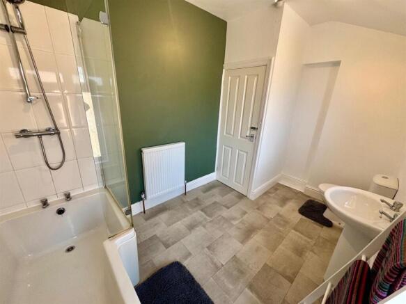 2 bed Terraced for sale Image 6