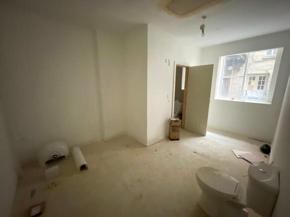 11 bed House for sale Image 12