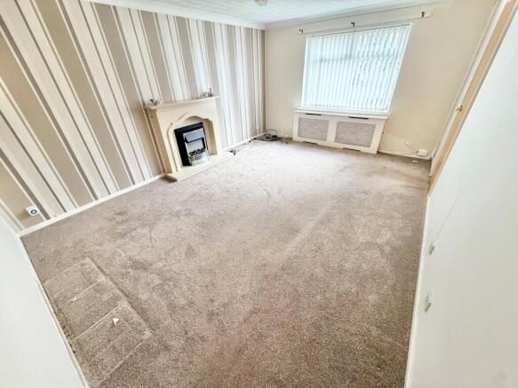Blackthorne Avenue, Whitby photo 4
