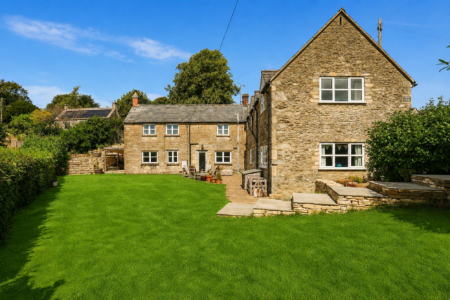 Green Grass Rock Cottage.png
