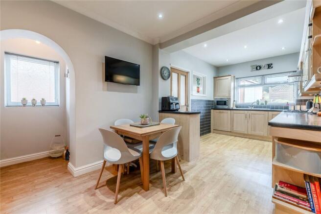 4 bed Detached for sale Image 11