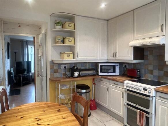 3 bed Semi-Detached for sale Image 8