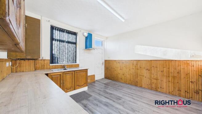 4 bed Terraced to rent Image 5