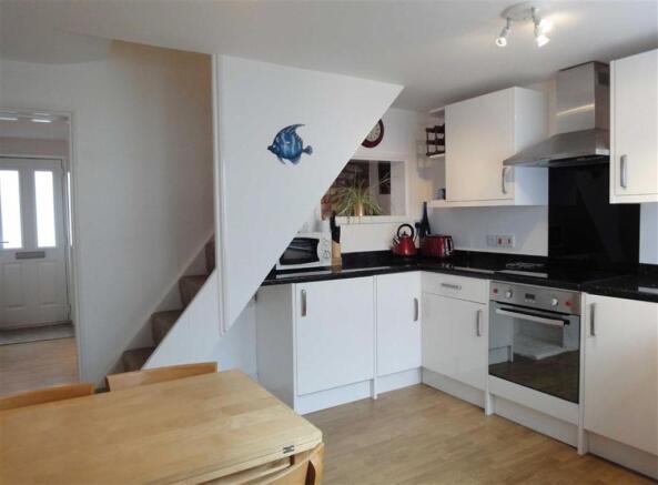 KITCHEN/BREAKFAST RO