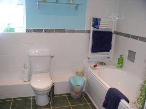 FAMILY BATHROOM