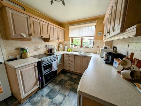 kitchen 1.jpg