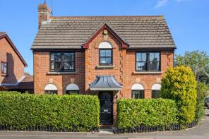 4, Perryfields, Burgess Hill RH15 8TU