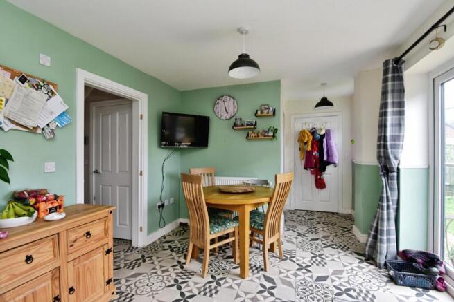 Shetland Drive, NEWCASTLE, Staffordshire, ST5 photo 4