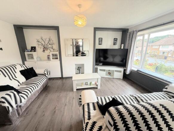 2 bed Semi-Detached Bungalow for sale Image 6