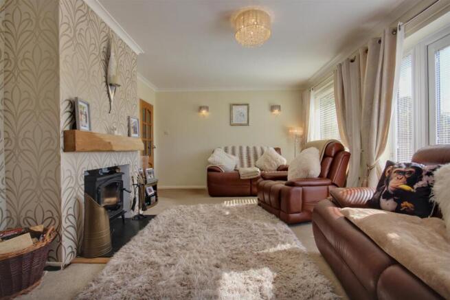 4 bed Detached Bungalow for sale Image 8