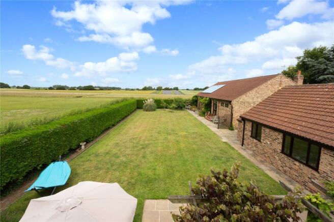 6 bed Detached for sale Image 6
