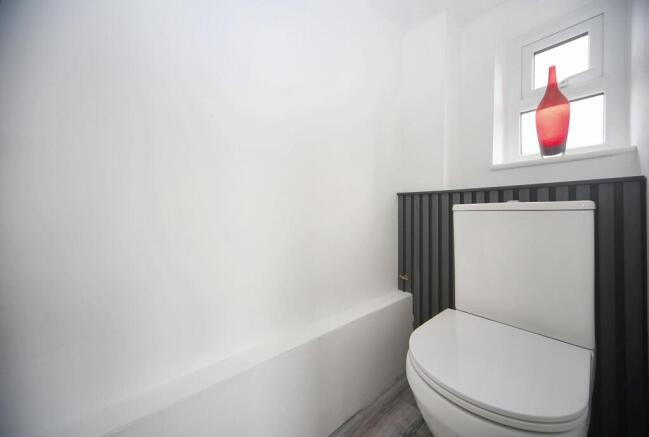 3 bed Semi-Detached to rent Image 11