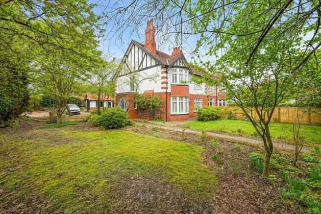 4 bed Semi-Detached for sale Image 11