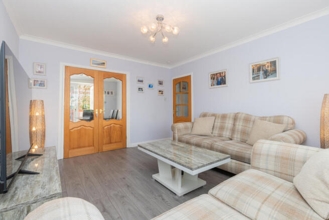 69 Atholl Crescent paisley L-10