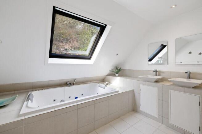 Brackenside - Ensuite