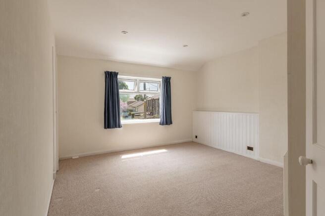 3 bed Semi-Detached for sale Image 9