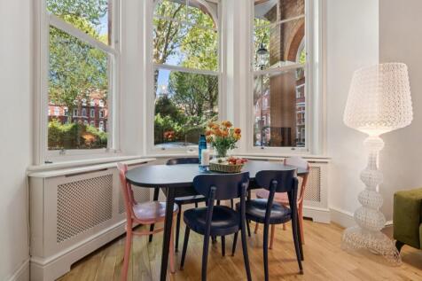 Roberts Court,
43 Barkston Gardens, SW5