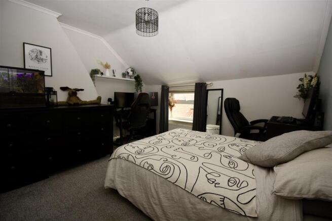 3 bed Semi-Detached for sale Image 7