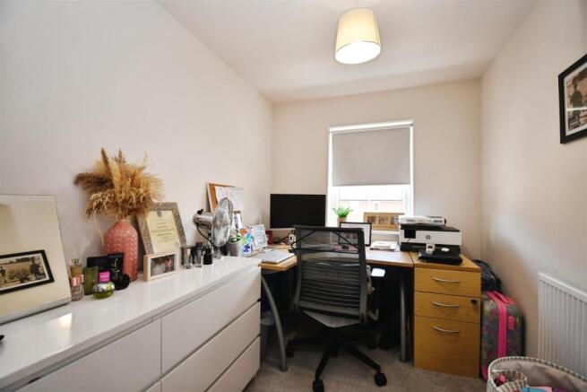 3 bed Semi-Detached for sale Image 12