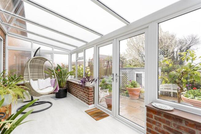 4 bed Semi-Detached for sale Image 8