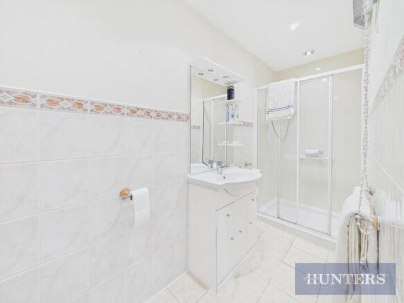 2 bed Apartment for sale Image 12