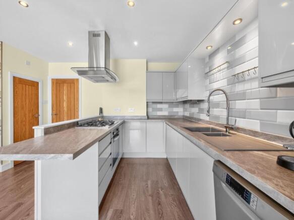 3 bed Terraced for sale Image 8