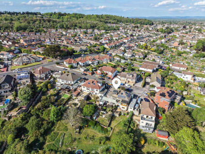 Edgecombe Avenue, Worle Hillside - UNIQUE HILLSIDE HOME