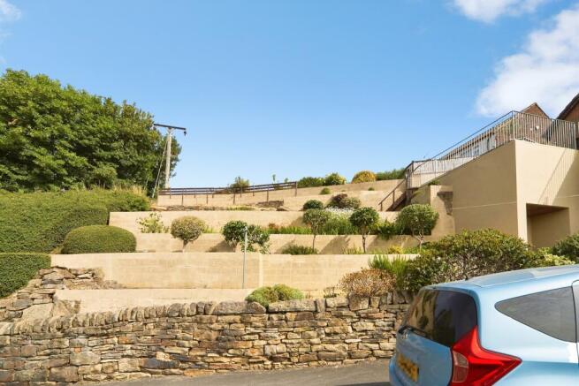 4 bed Detached for sale Image 8