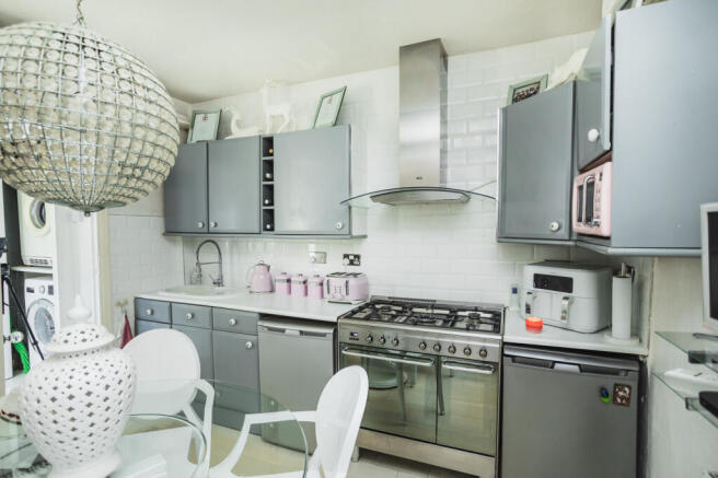 2 bed Terraced for sale Image 5