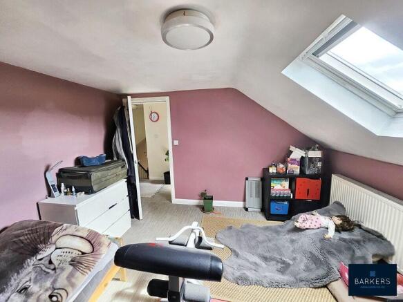 4 bed Semi-Detached for sale Image 10