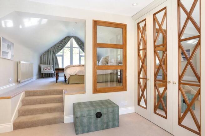 4/5 Bedrooms