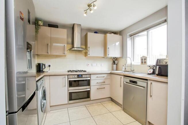 4 bed Town House for sale Image 4