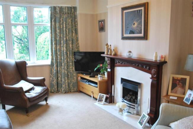 swireford lounge2.JPG