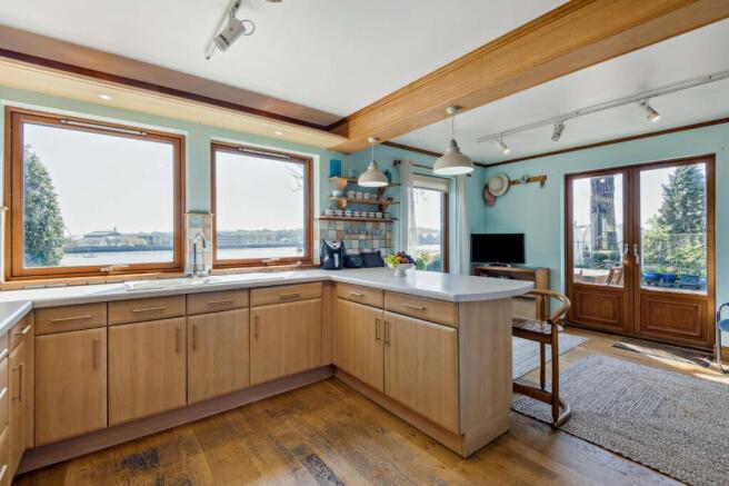 Upchat Road, Upnor, Rochester, Kent – další