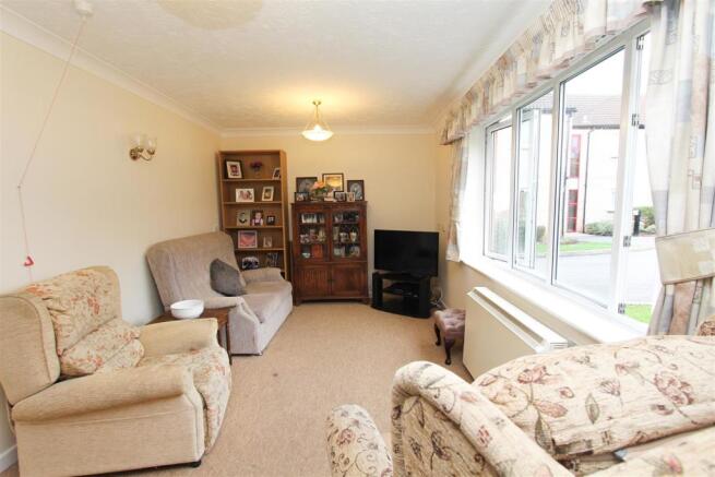 LIVING ROOM.jpg