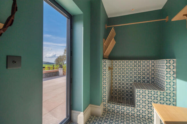 Boot/Wash Room