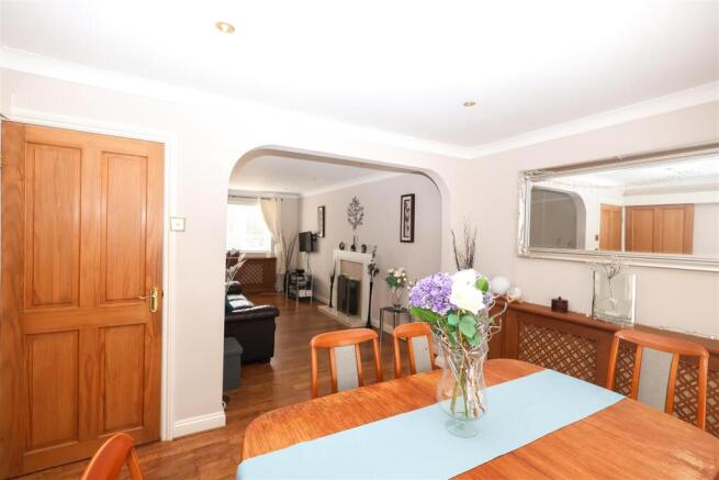4 bed Detached for sale Image 10
