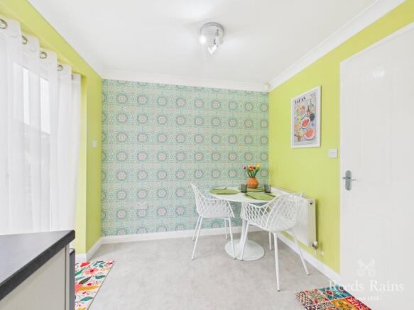 2 bed Semi-Detached for sale Image 8