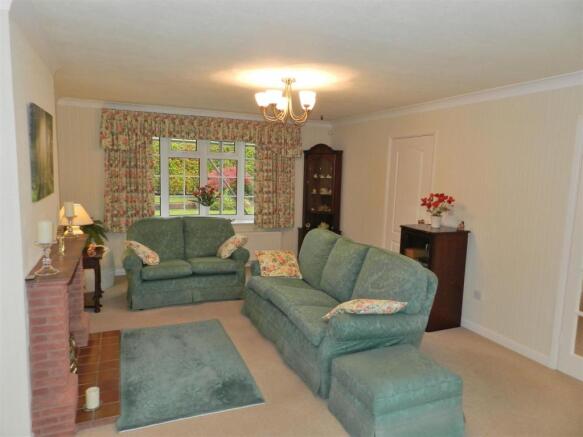 Lounge/Sitting Room