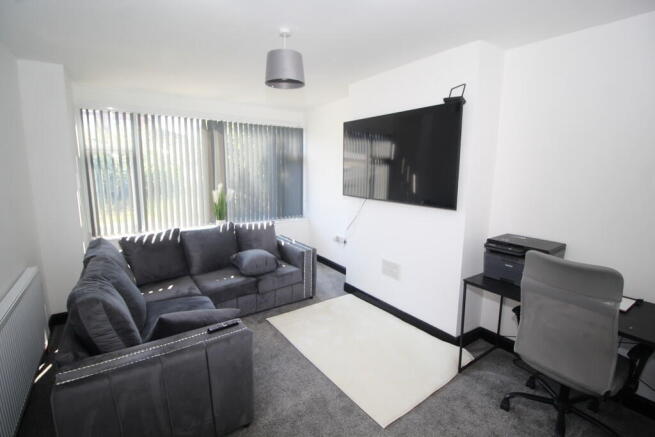4 bed Semi-Detached for sale Image 6
