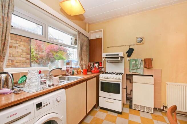 4 bed Detached Bungalow for sale Image 11