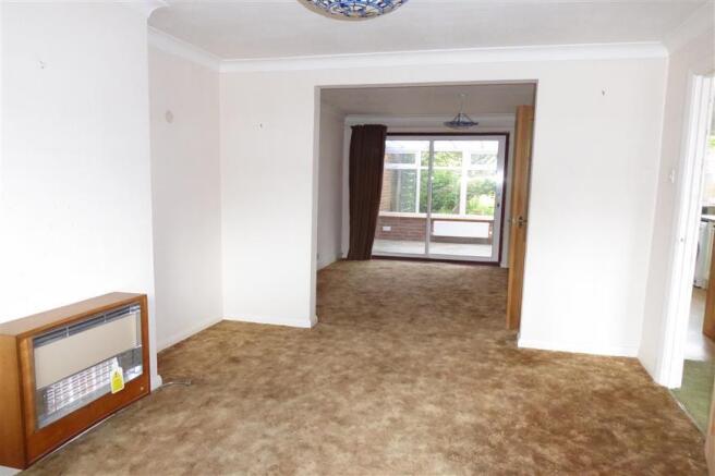 Lounge & Dining Area