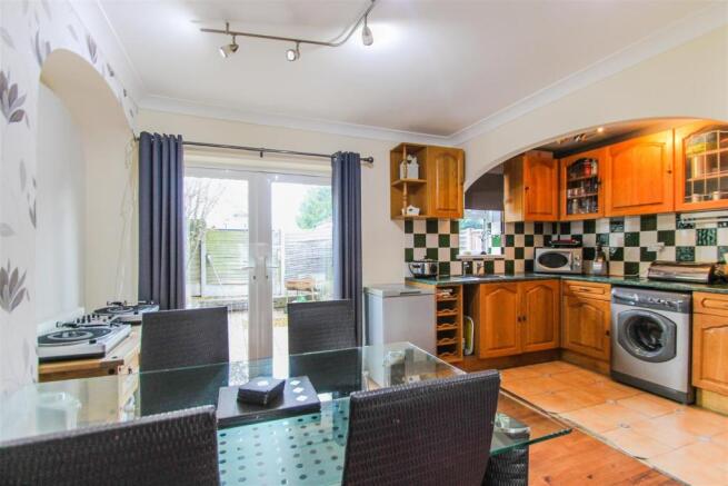 Kitchen/Dining Area
