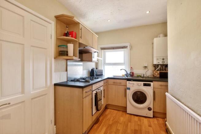 2 bed Apartment for sale Image 7