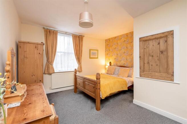 3 bed Semi-Detached for sale Image 7