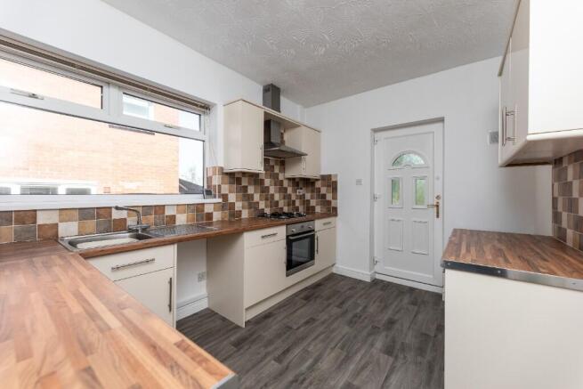 4 bed Semi-Detached for sale Image 4