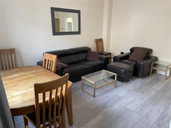 1 bed Terraced to rent Image 5