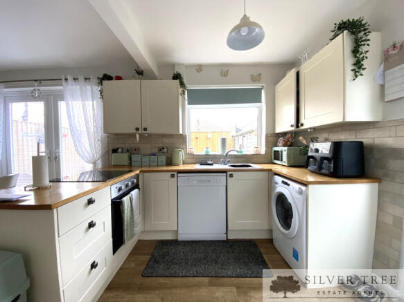 3 bed Semi-Detached for sale Image 7