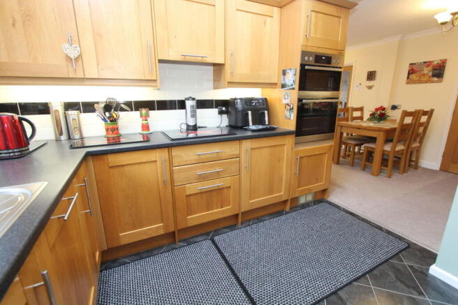 Severn Drive, Pensnett, Brierley Hill, DY5 4QS photo 4