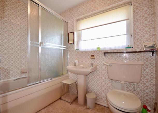 Bathroom.jpg